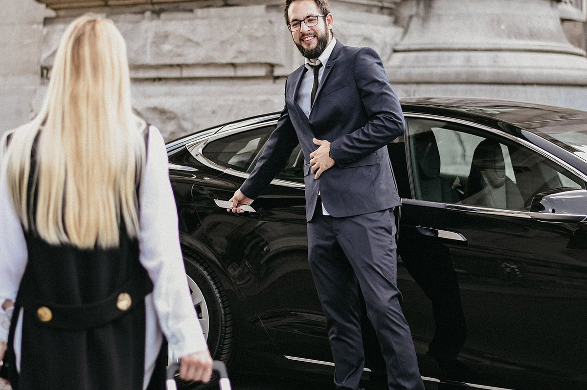 NYC VIP Limo Services for Weddings and Proms: How to Travel in Style